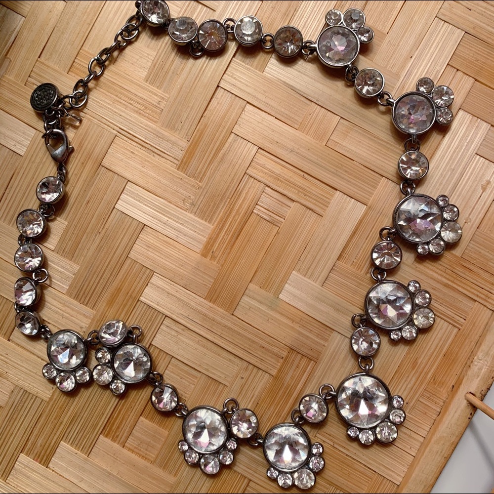 Super sparkly round necklace!